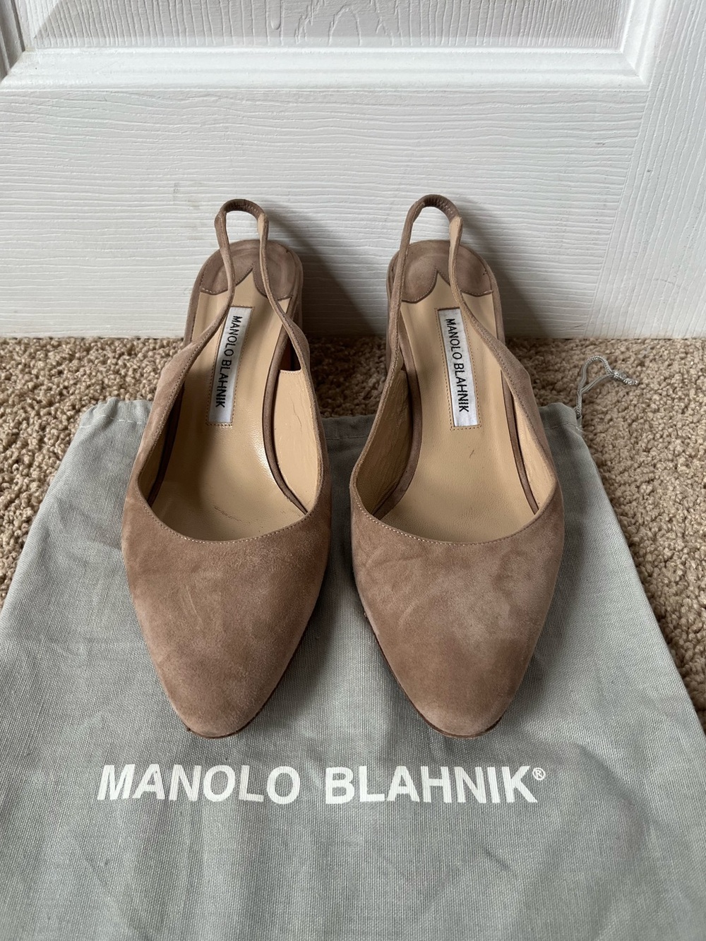 🤎 Manolo Blahnik - “Allurasan 50” Suede Slingback Pumps w Almond Toe, in taupe